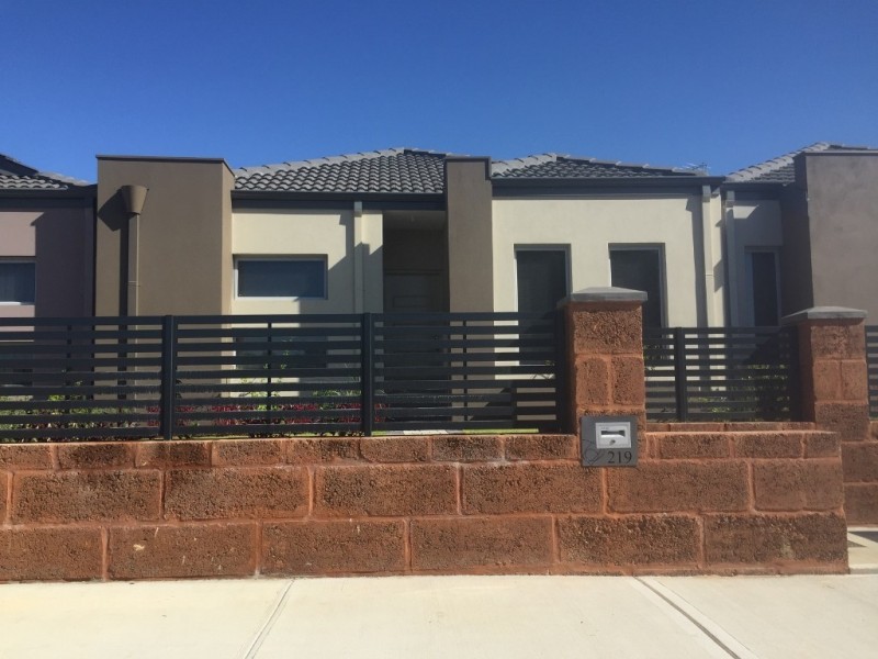 219 Suffolk Street, Caversham WA 6055