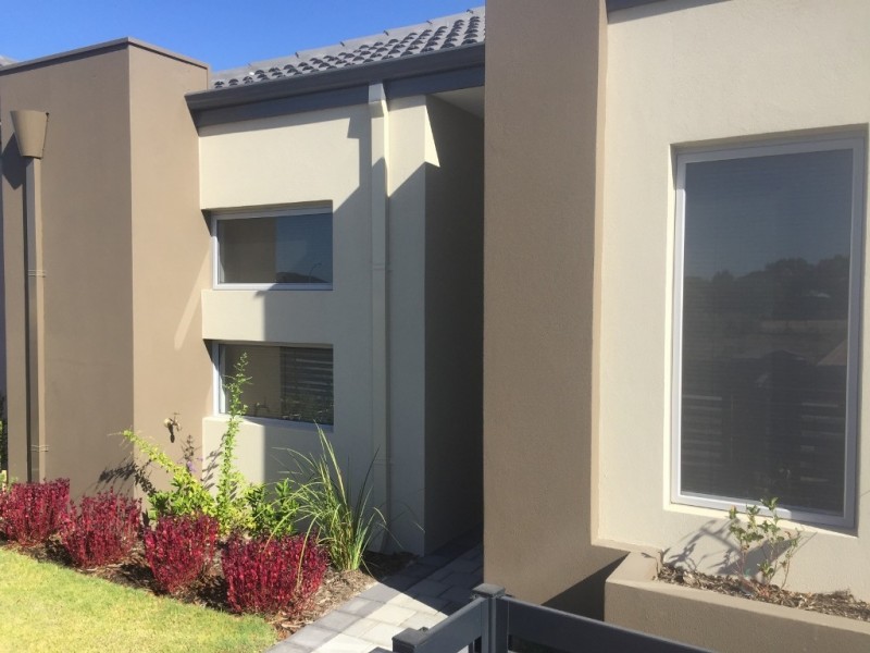 219 Suffolk Street, Caversham WA 6055