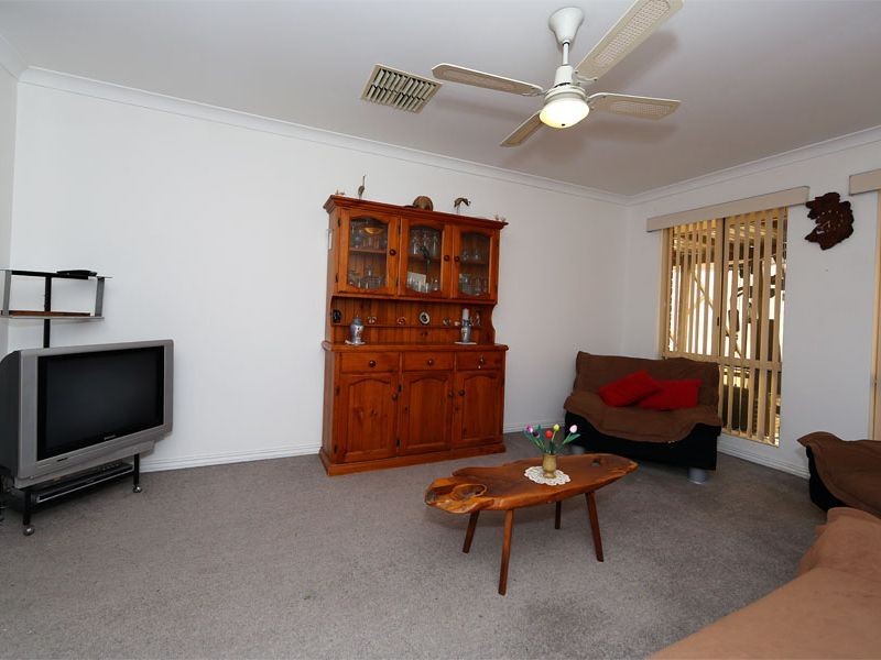 5 Yanderra Court, Stratton WA 6056