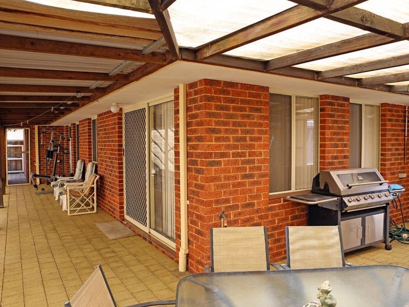 5 Yanderra Court, Stratton WA 6056