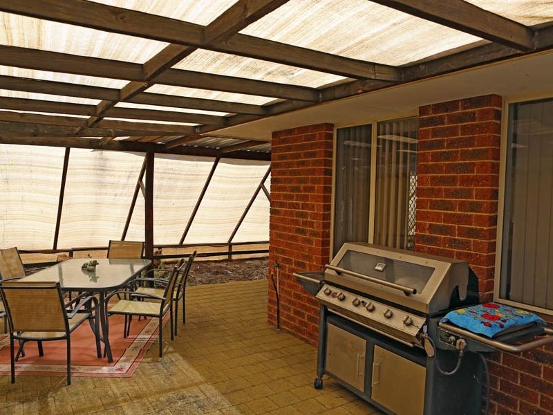 5 Yanderra Court, Stratton WA 6056