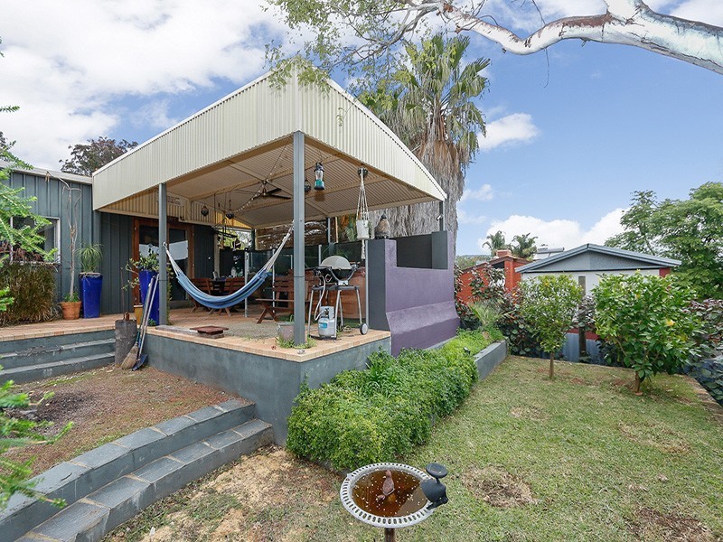 6 Tunnel Road, Swan View WA 6056