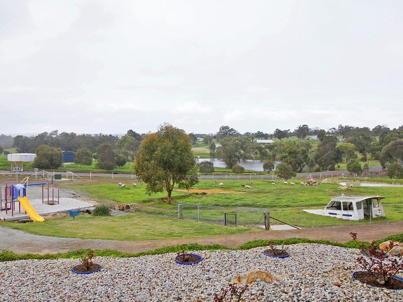 37 Auger Place, Bullsbrook WA 6084