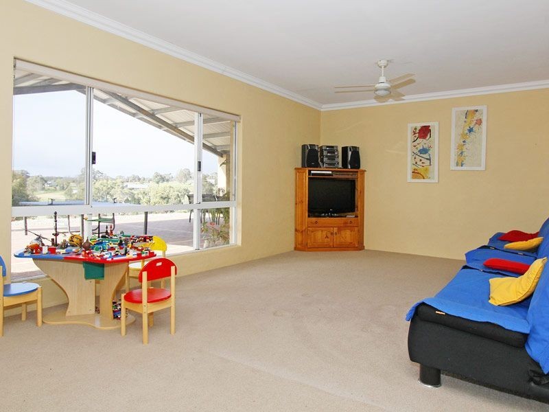37 Auger Place, Bullsbrook WA 6084