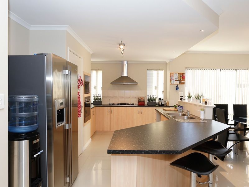 11 Beachwood Crescent, Butler WA 6036