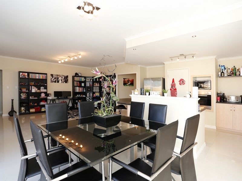 11 Beachwood Crescent, Butler WA 6036