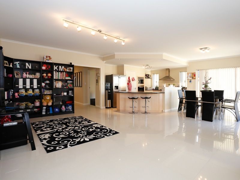 11 Beachwood Crescent, Butler WA 6036