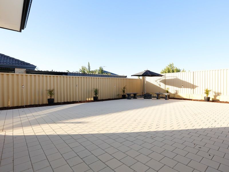 11 Beachwood Crescent, Butler WA 6036