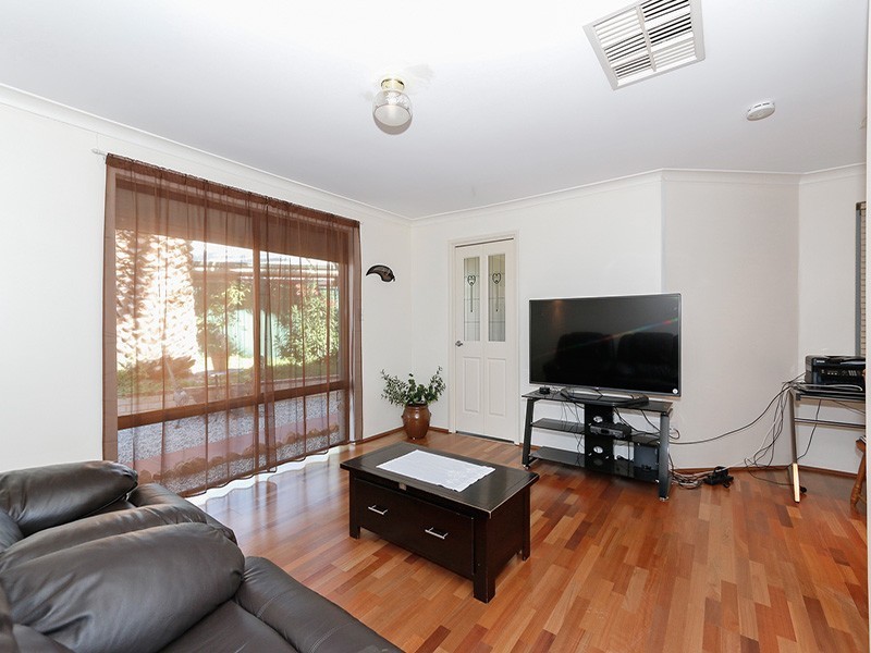 33 Burton Rtt, Stratton WA 6056