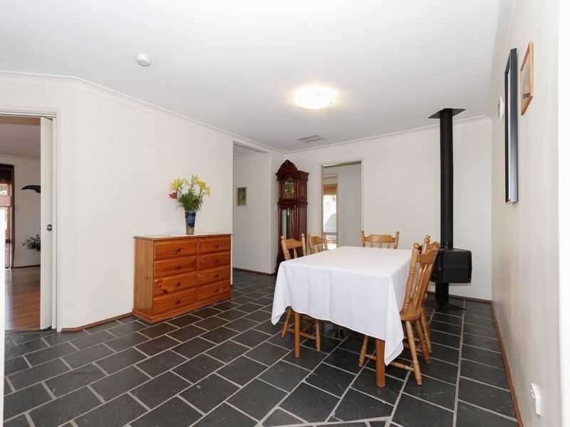 33 Burton Rtt, Stratton WA 6056