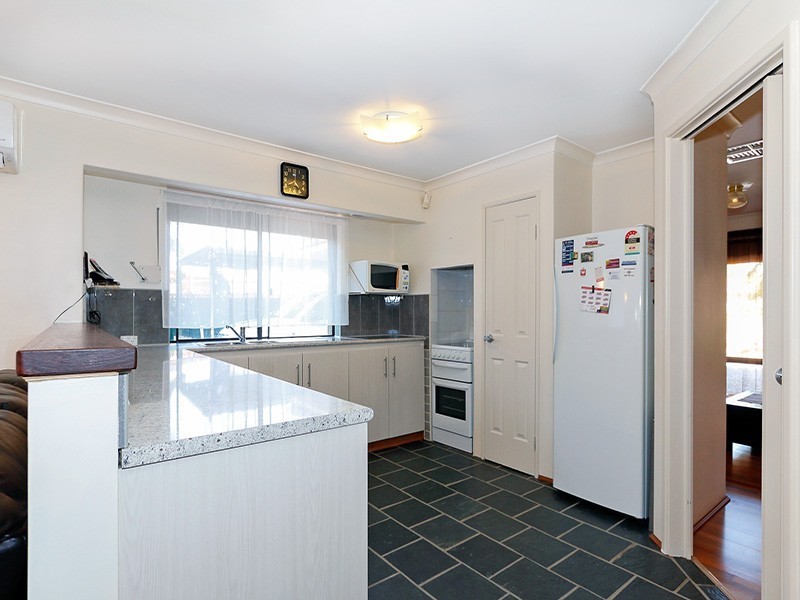 33 Burton Rtt, Stratton WA 6056