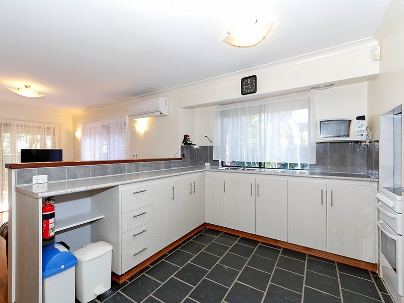 33 Burton Rtt, Stratton WA 6056