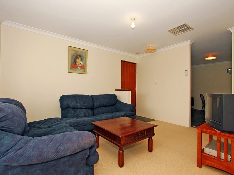 18 Dulverton Close, Stratton WA 6056