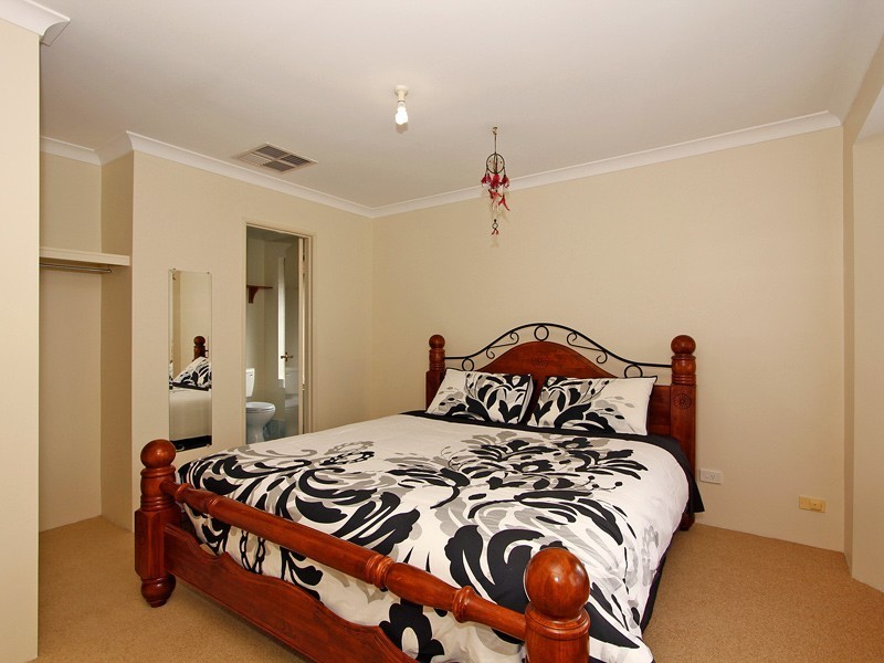 18 Dulverton Close, Stratton WA 6056