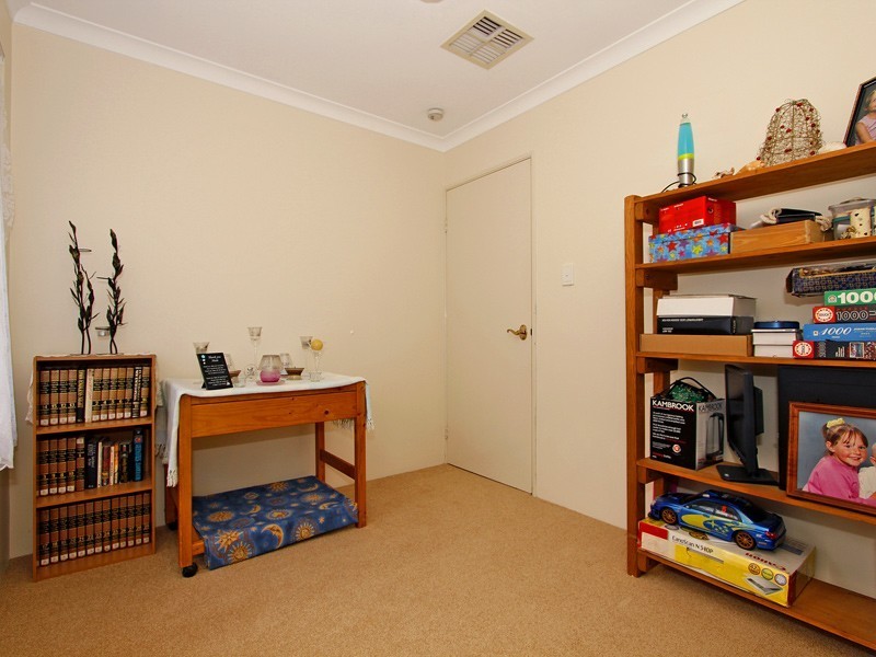 18 Dulverton Close, Stratton WA 6056