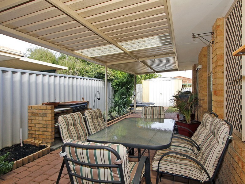 18 Dulverton Close, Stratton WA 6056