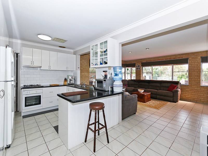 12 Frederic St, Helena Valley WA 6056