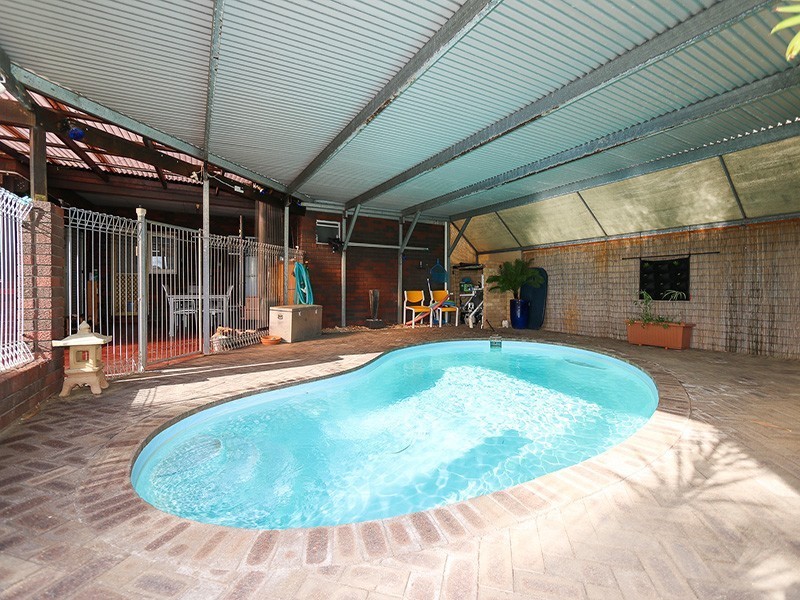 12 Frederic St, Helena Valley WA 6056