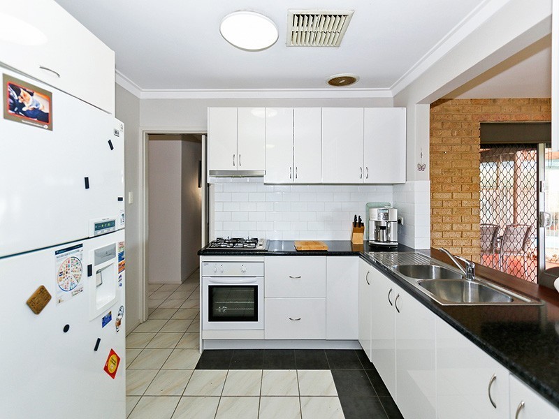 12 Frederic St, Helena Valley WA 6056