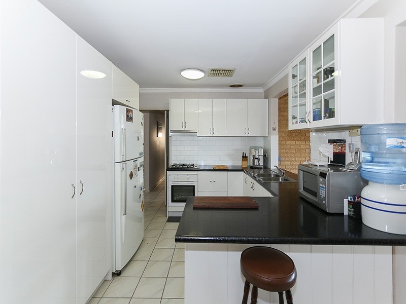 12 Frederic St, Helena Valley WA 6056