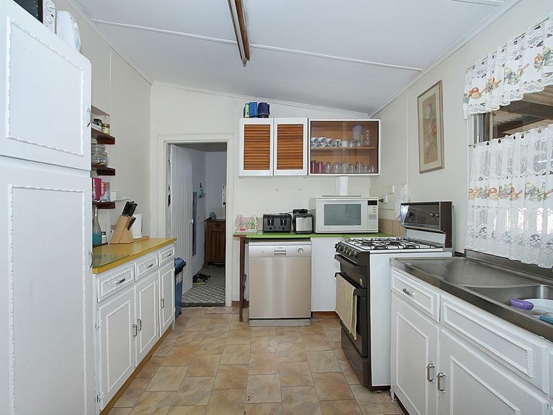 24 Beenyup Road, Darling Downs WA 6122