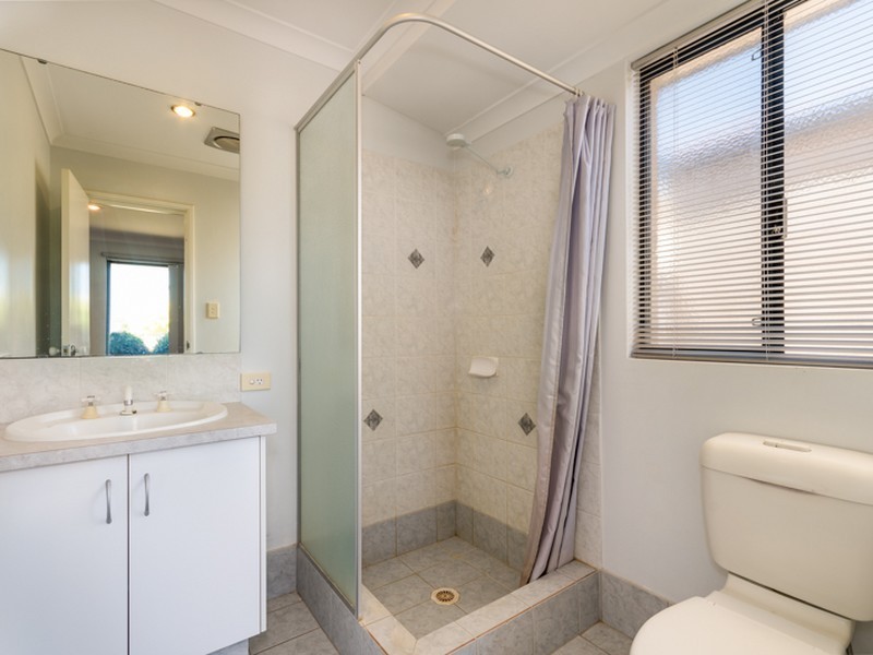 64 Bennett Street, Caversham WA 6055