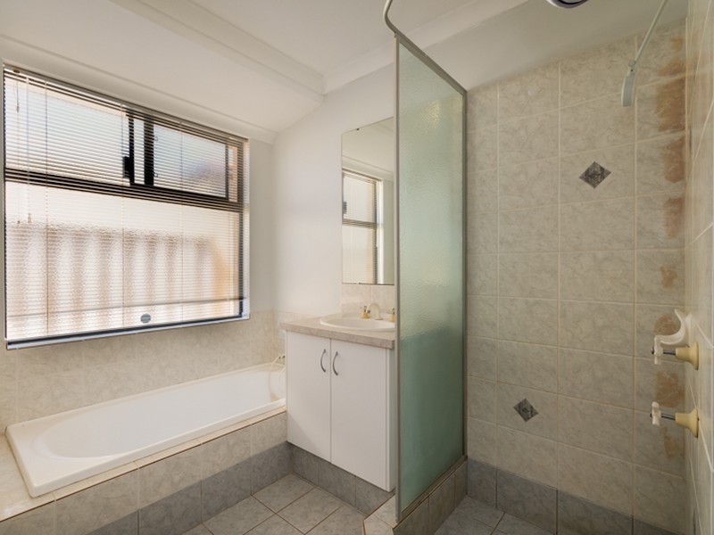 64 Bennett Street, Caversham WA 6055