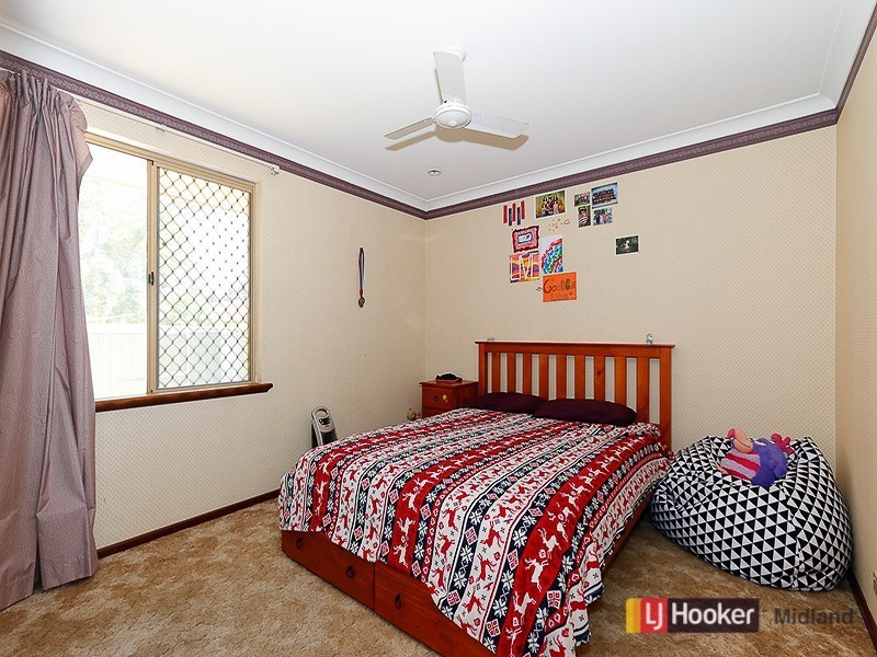 32 Christowe Drive, Swan View WA 6056