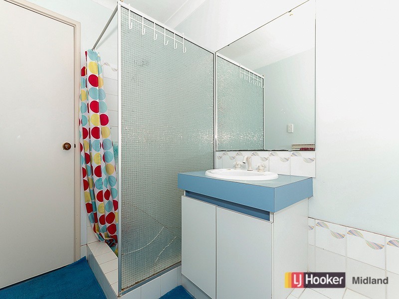 32 Christowe Drive, Swan View WA 6056