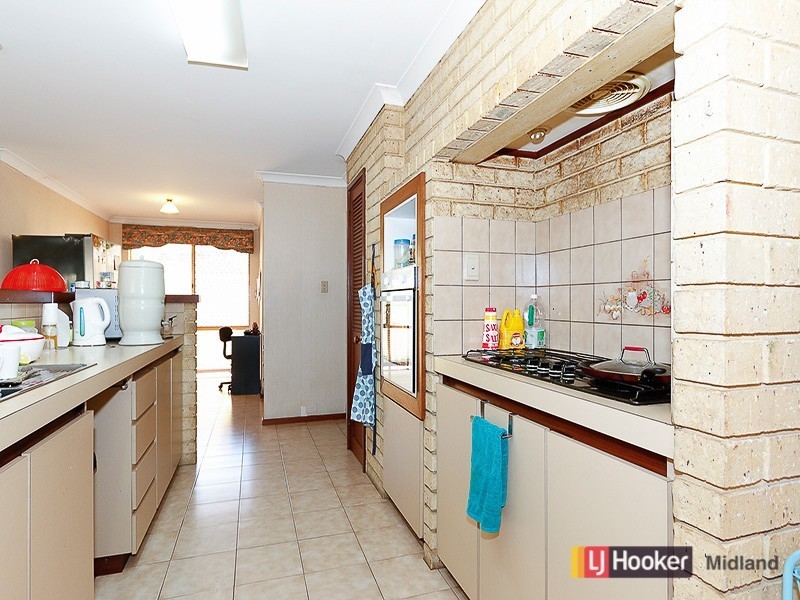 32 Christowe Drive, Swan View WA 6056