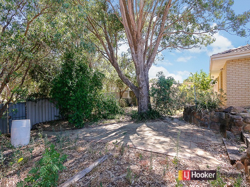 32 Christowe Drive, Swan View WA 6056