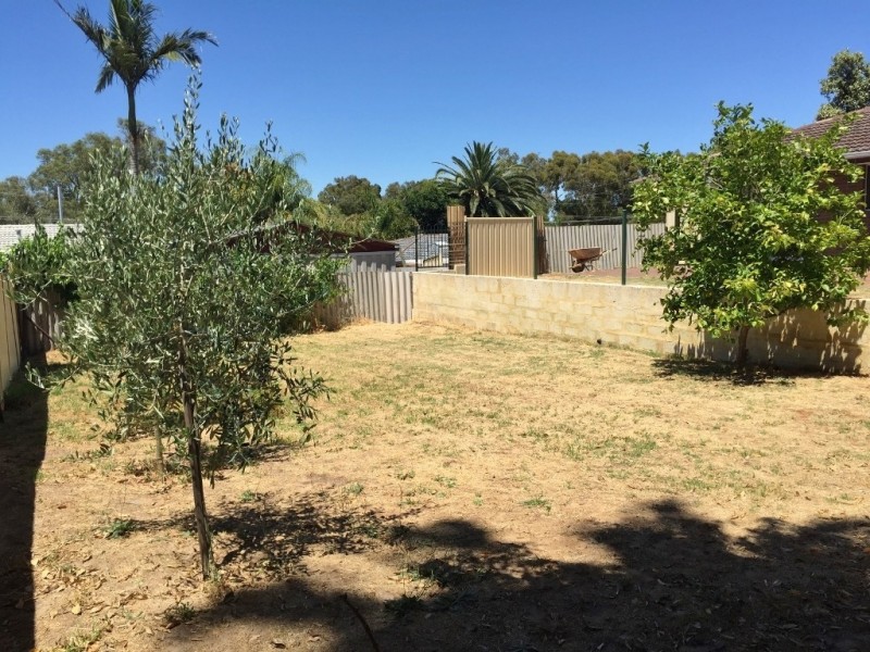 35 Dagmar Way, Swan View WA 6056