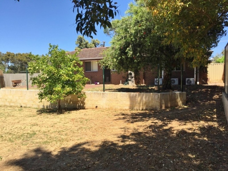 35 Dagmar Way, Swan View WA 6056