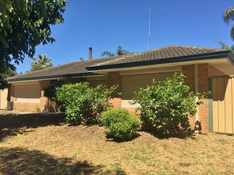 9 Railway Cres, Herne Hill WA 6056