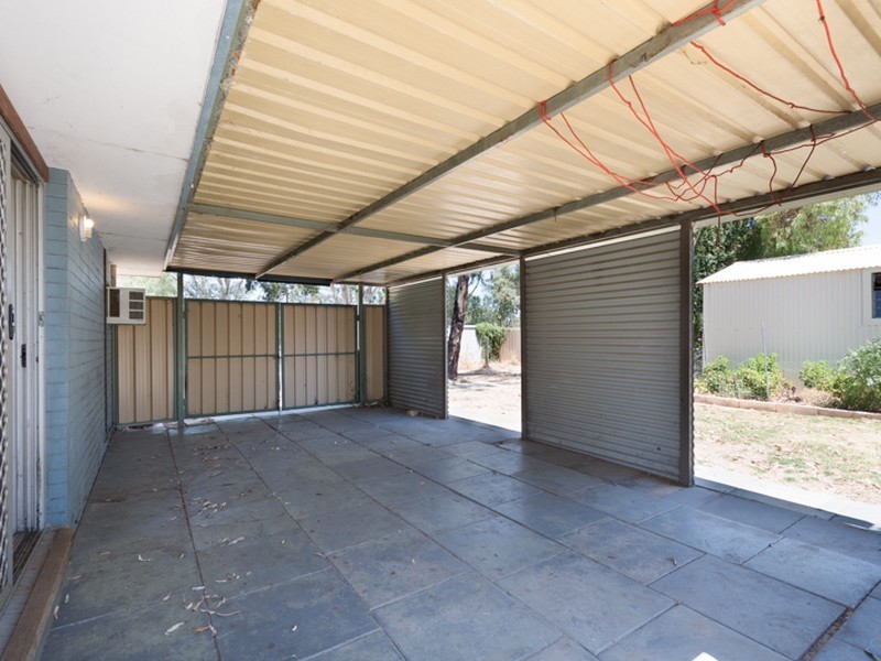 9 Railway Cres, Herne Hill WA 6056