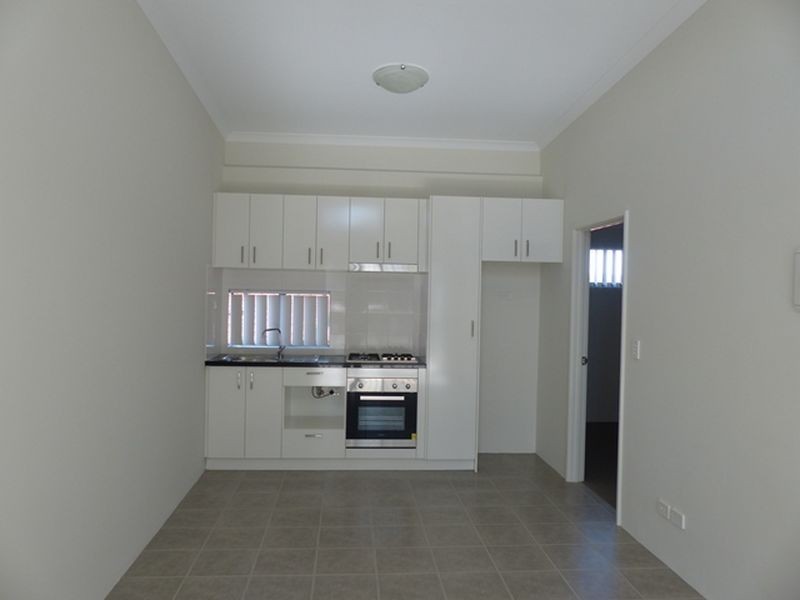 Unit 16/13 Spring Avenue, Midland WA 6056