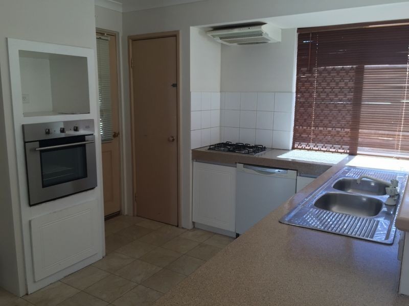 10 Nandup Retreat, Swan View WA 6056