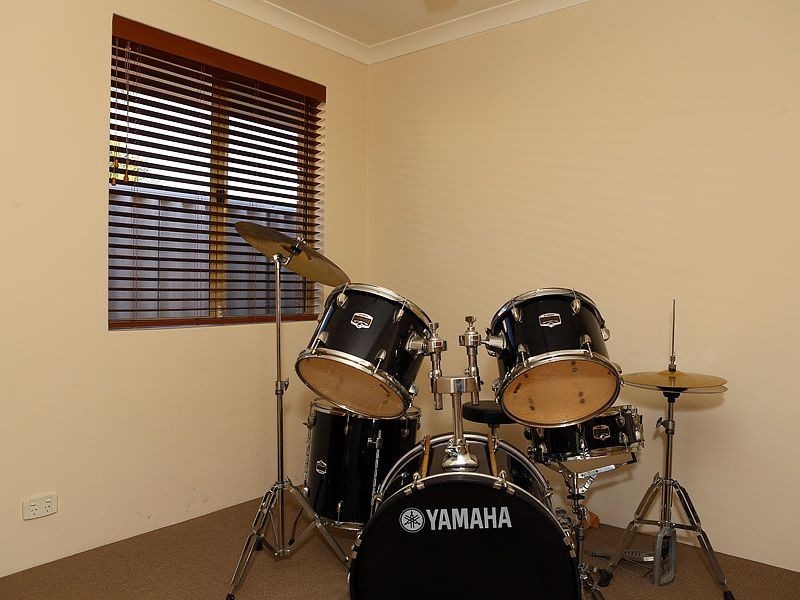 12 Opperman Place, Middle Swan WA 6056