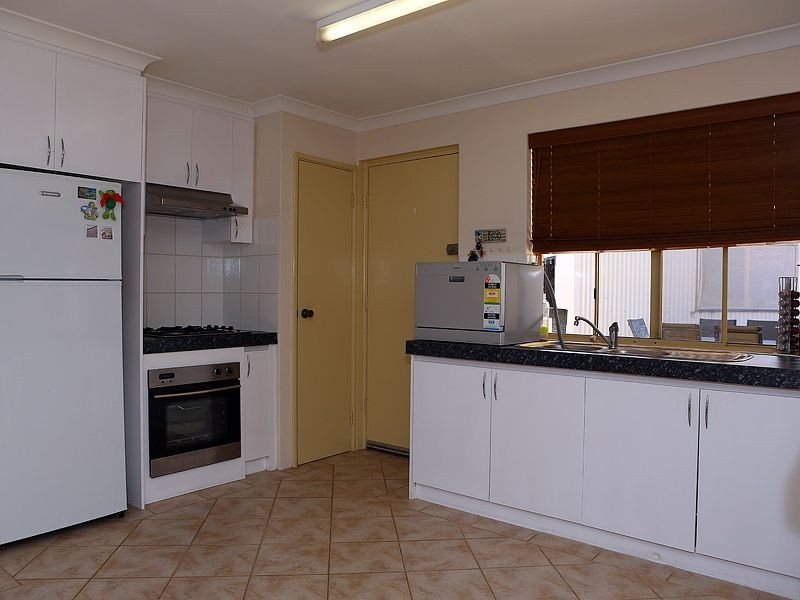 12 Opperman Place, Middle Swan WA 6056