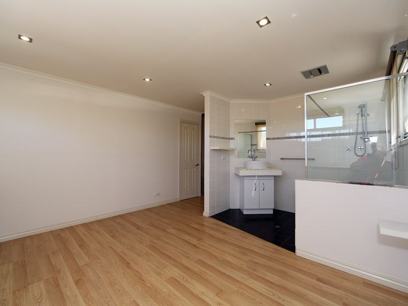 14 Edwards Entrance, Stratton WA 6056