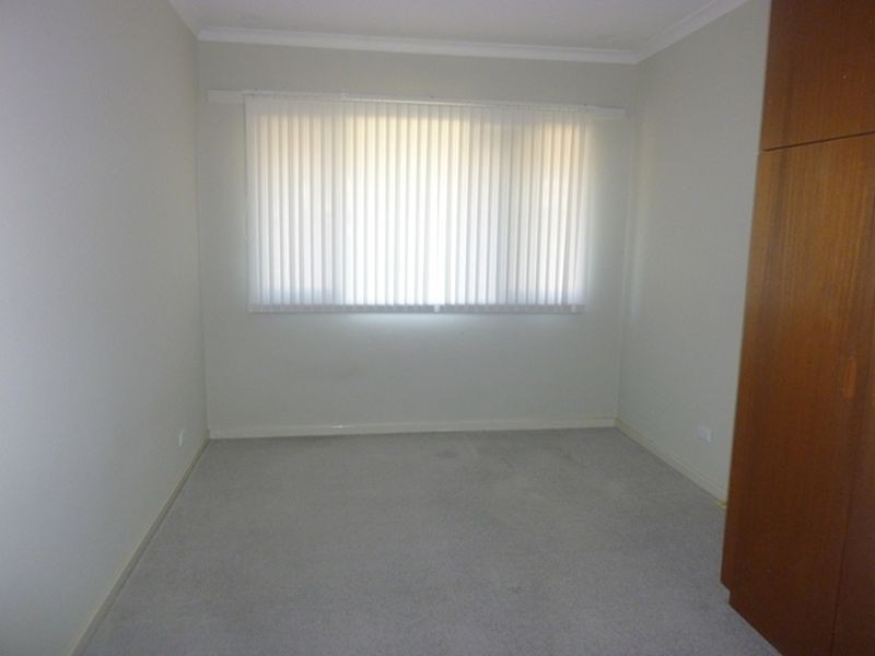 15 Clianthus Way, Koongamia WA 6056