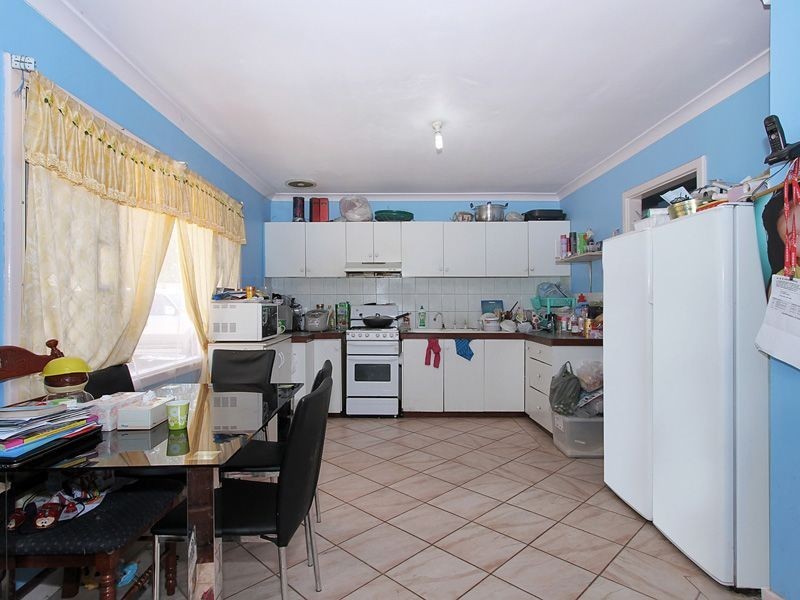 27 Shalford Way, Girrawheen WA 6064