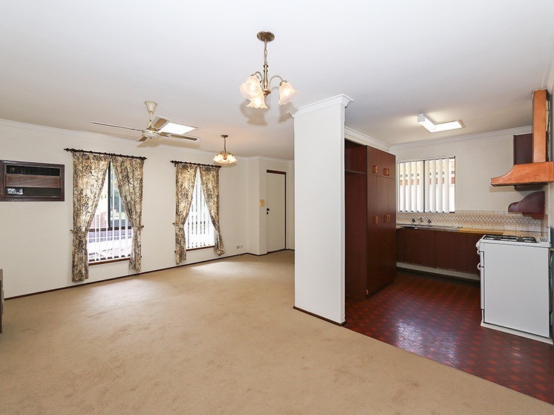 81 Victoria Parade, Midvale WA 6056