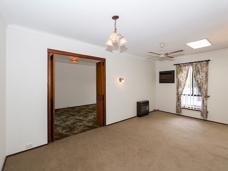 81 Victoria Parade, Midvale WA 6056