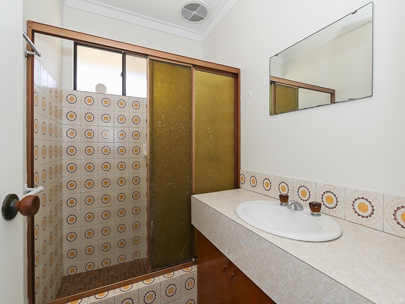 81 Victoria Parade, Midvale WA 6056