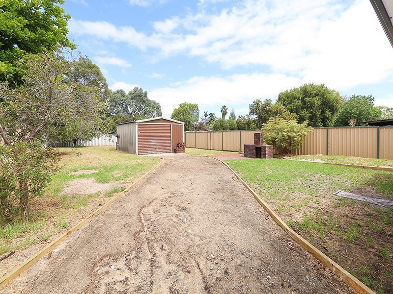 81 Victoria Parade, Midvale WA 6056