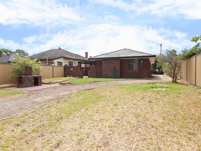 81 Victoria Parade, Midvale WA 6056