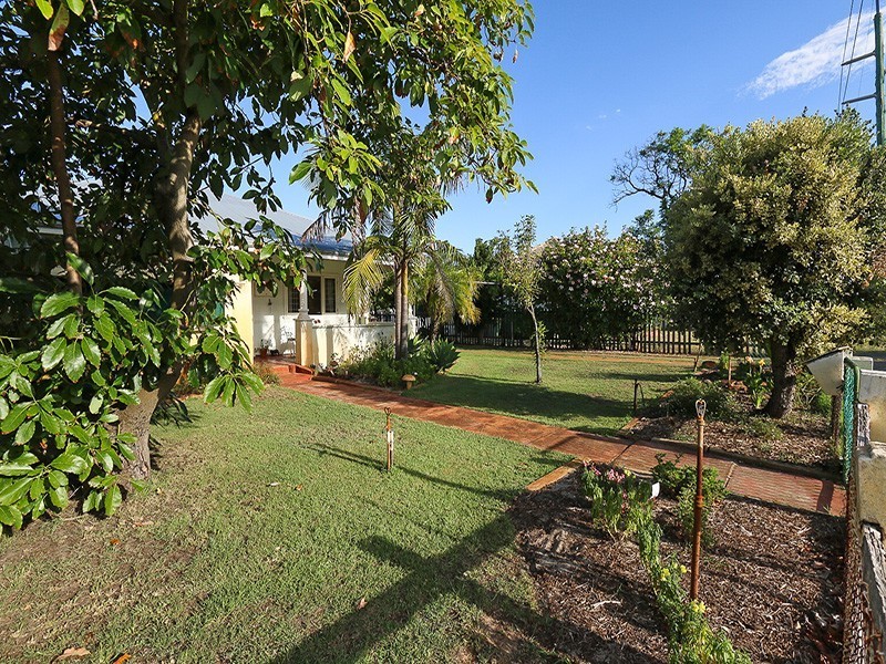 34 Iolanthe Street, Bassendean WA 6054