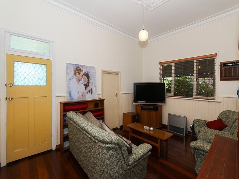 34 Iolanthe Street, Bassendean WA 6054