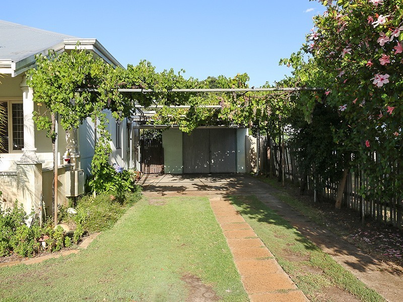 34 Iolanthe Street, Bassendean WA 6054